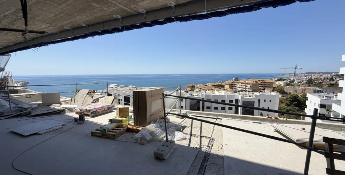 Sale of middle floor apartment in Fuengirola 23