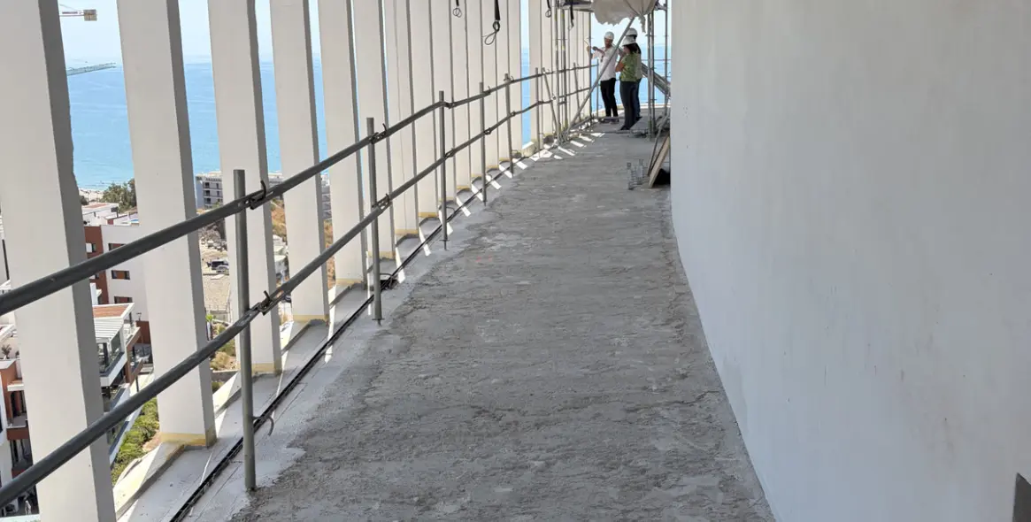 Sale of middle floor apartment in Fuengirola 26