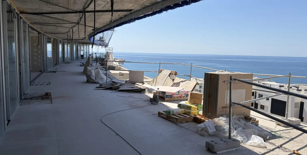 Sale of middle floor apartment in Fuengirola 29