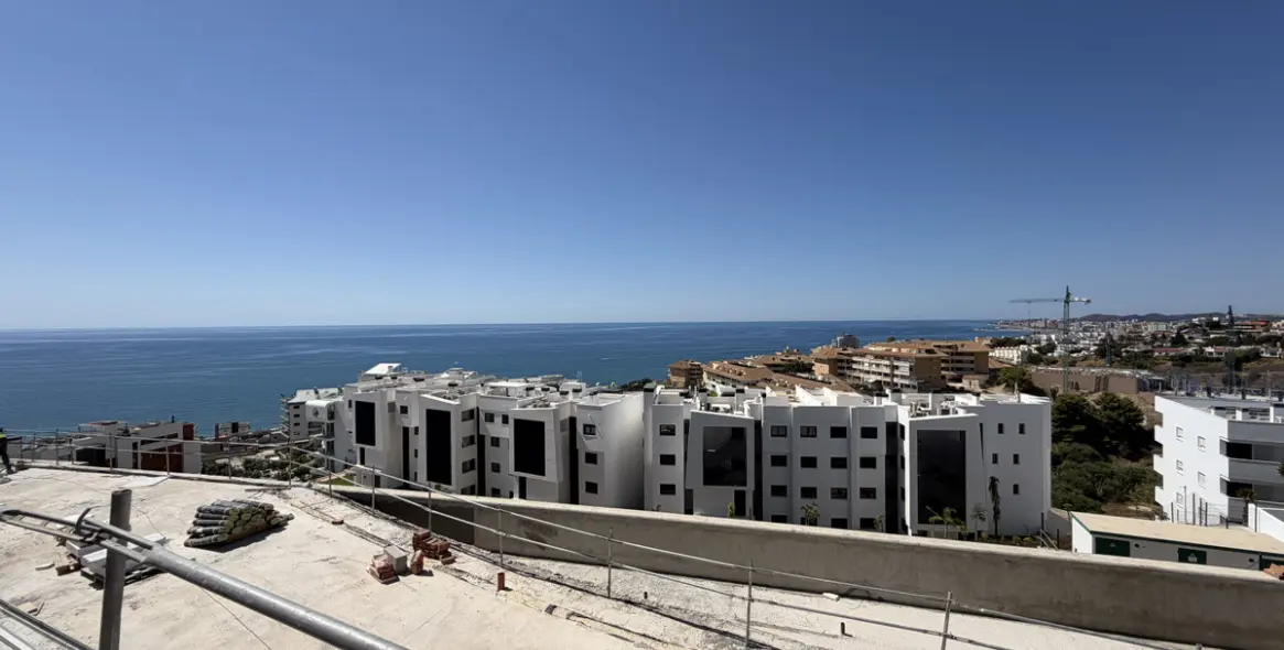 Sale of middle floor apartment in Fuengirola 50