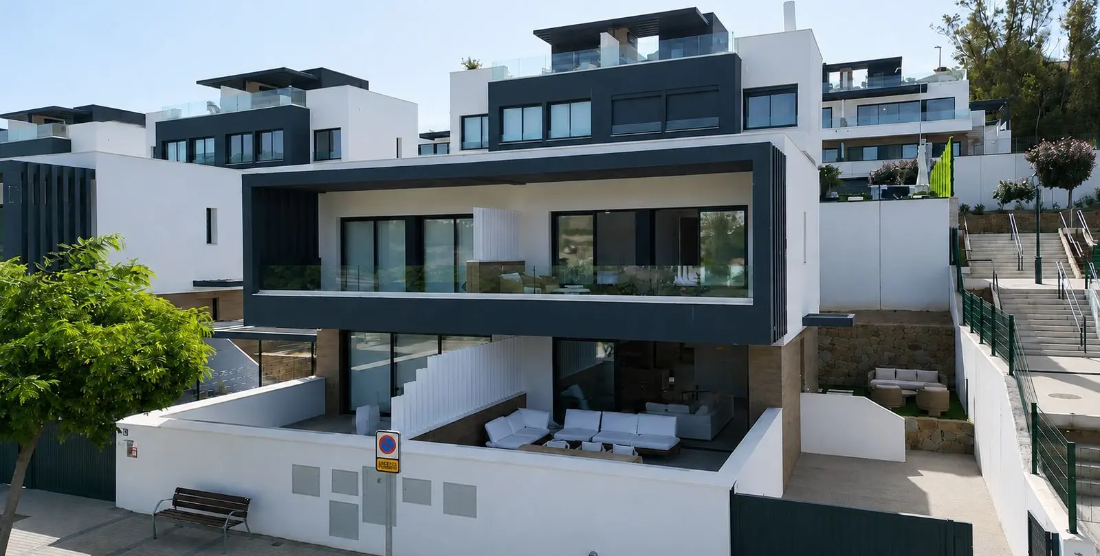 Sale of townhouse in Atalaya 1