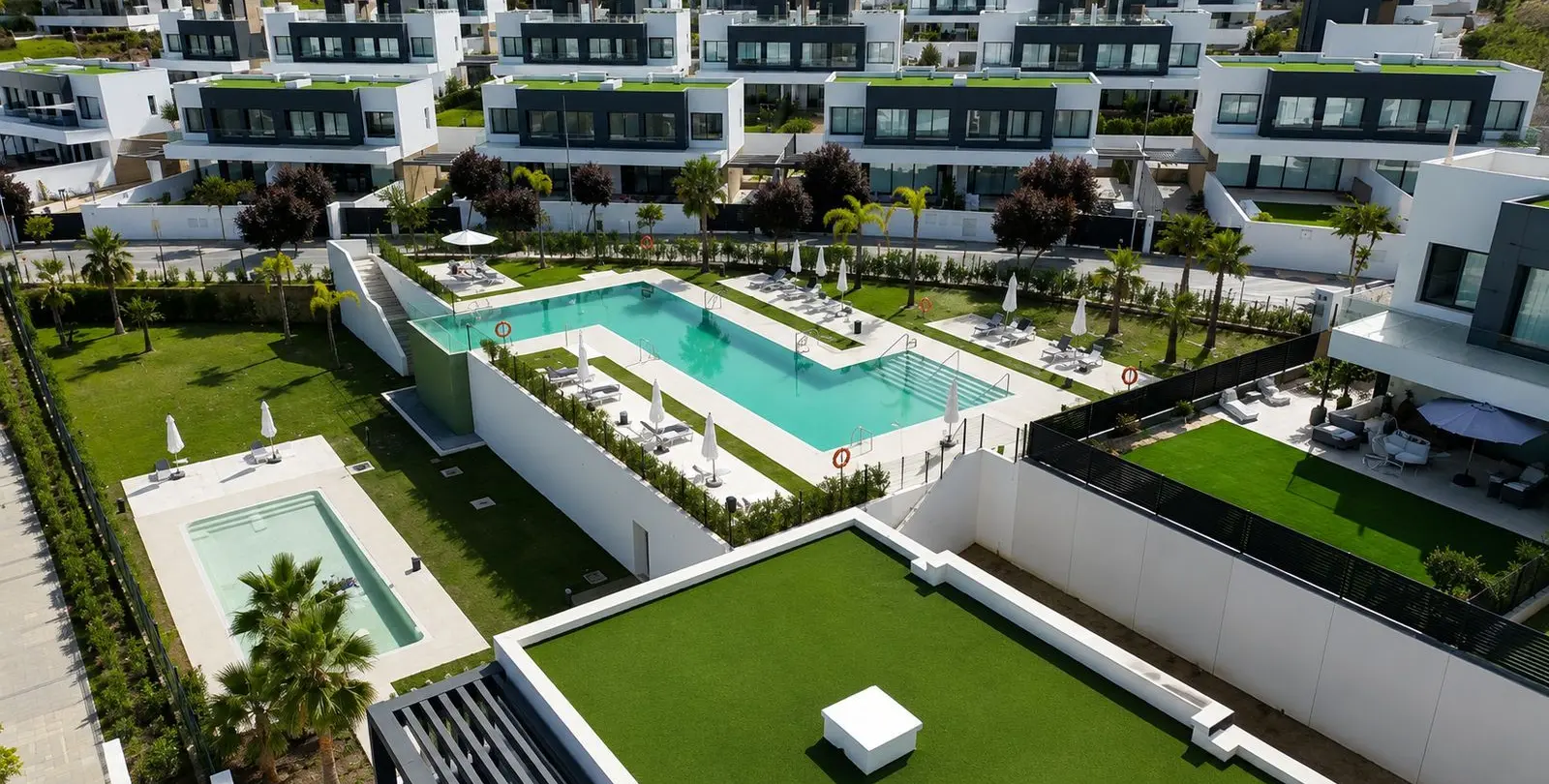 Sale of townhouse in Atalaya 25