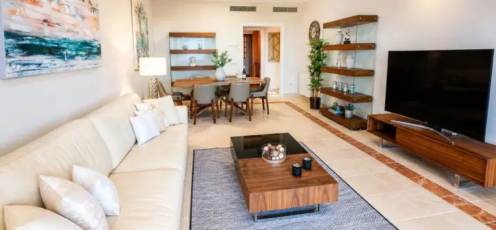 Venta de apartamento en planta media en Los Flamingos 2