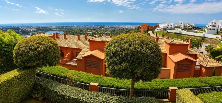 Venta de apartamento en planta media en Los Flamingos 4
