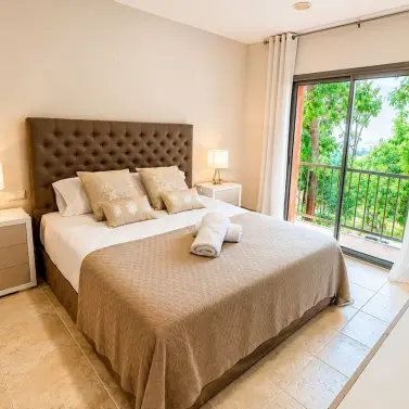 Venta de apartamento en planta media en Los Flamingos