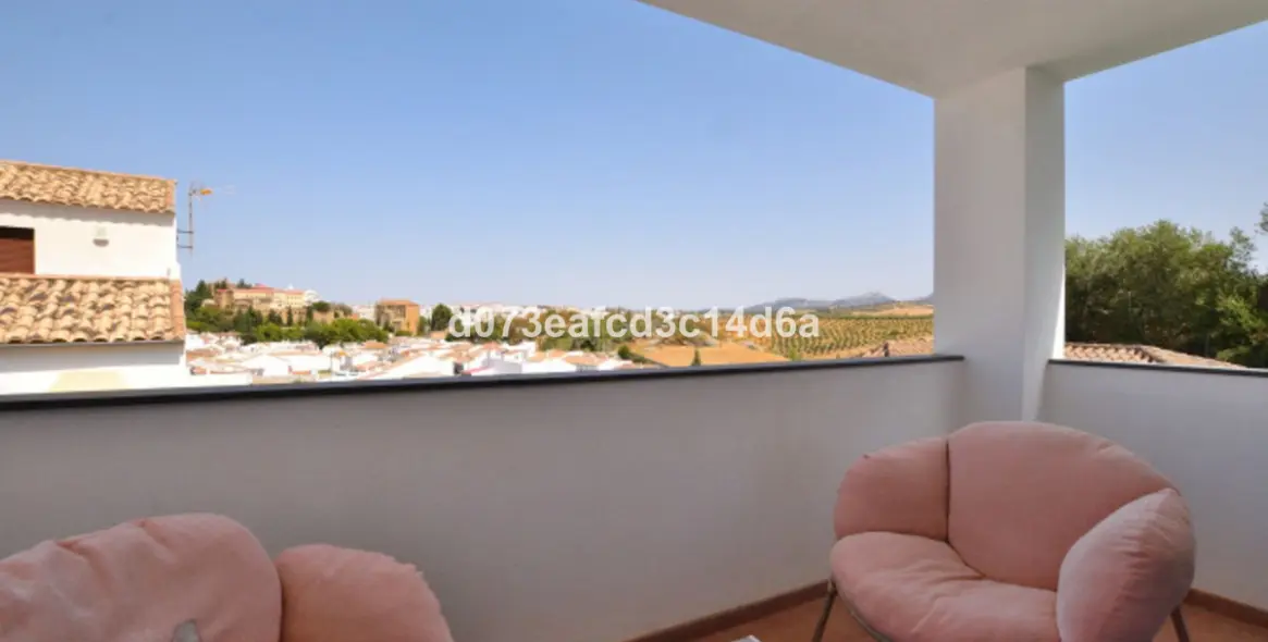 Venta de villa independiente en Ronda 64