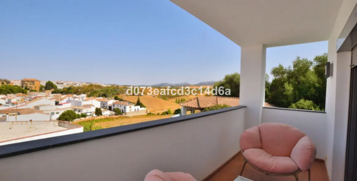 Venta de villa independiente en Ronda 68