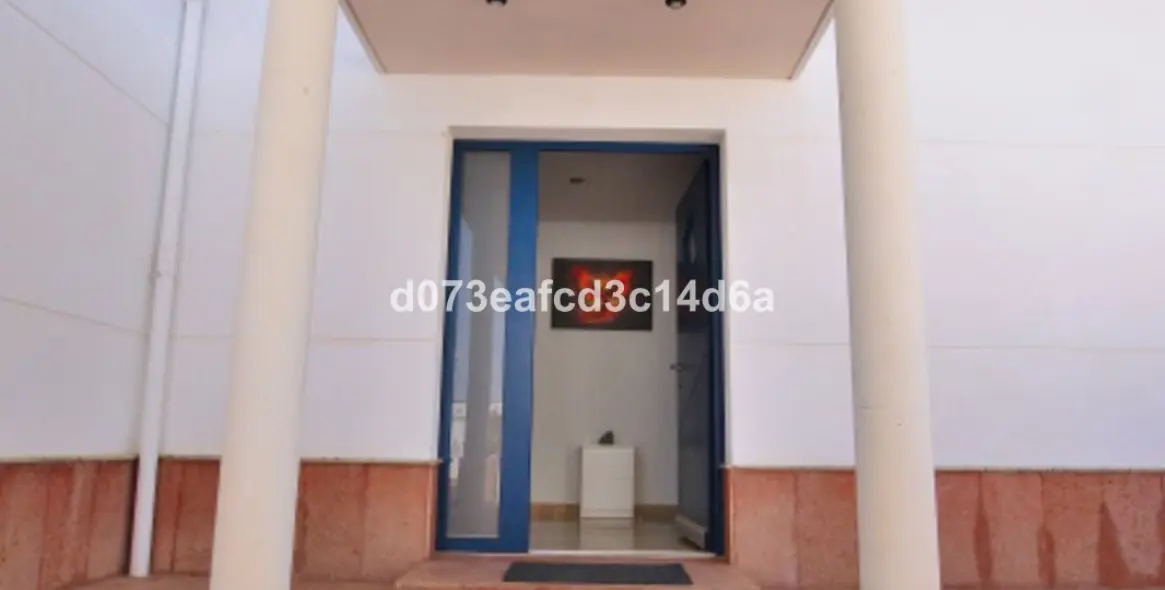 Venta de villa independiente en Ronda 79