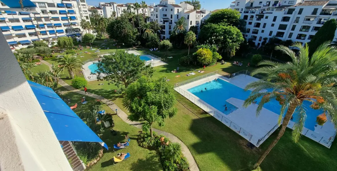 Продажа апартаментов на среднем этаже в Puerto Banús 9