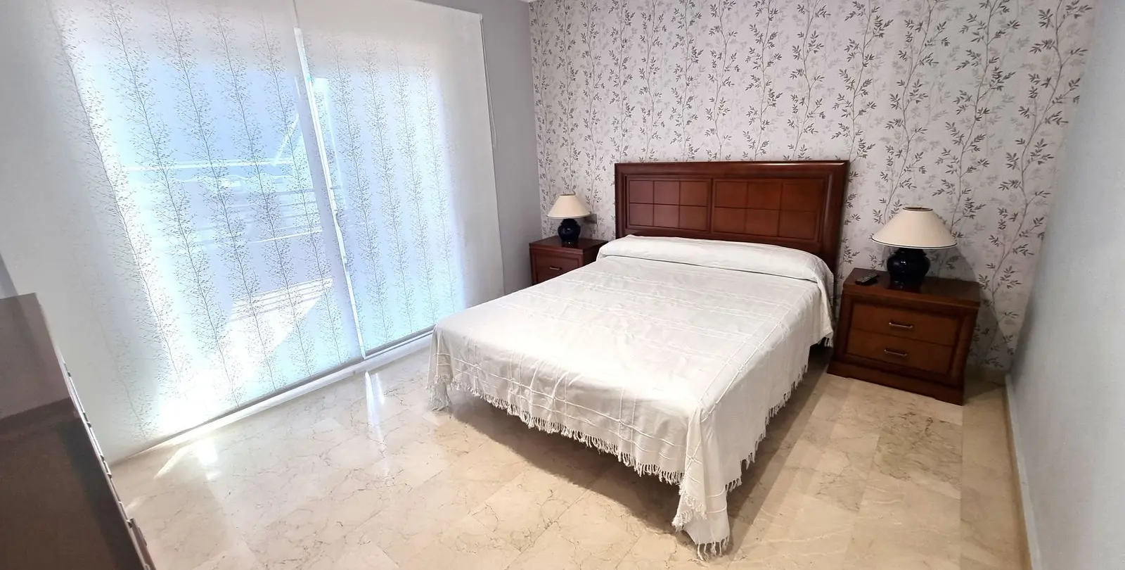 Sale of middle floor apartment in Puerto Banús 4