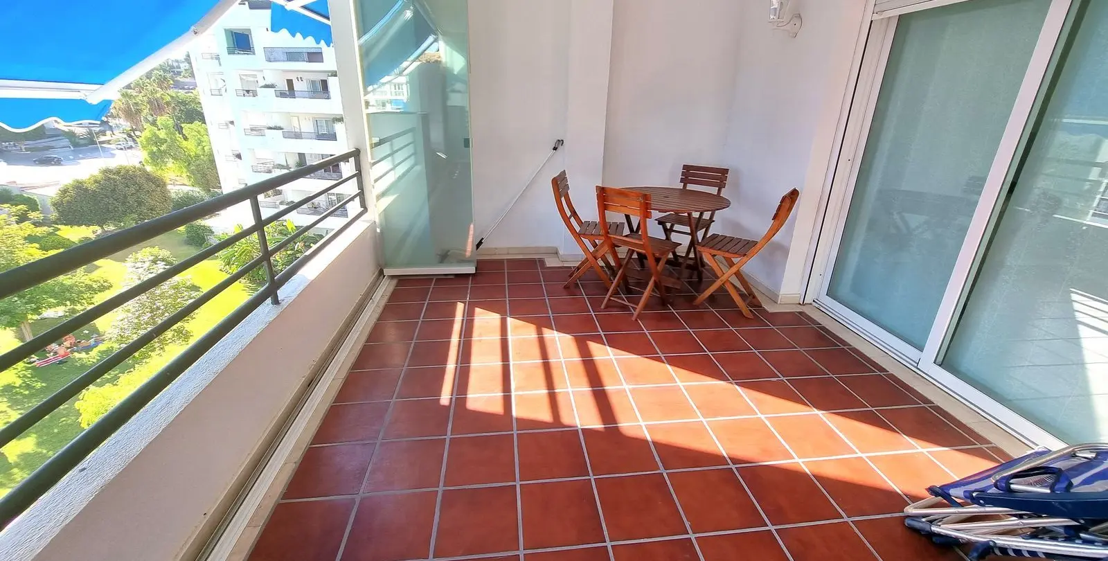 Sale of middle floor apartment in Puerto Banús 7