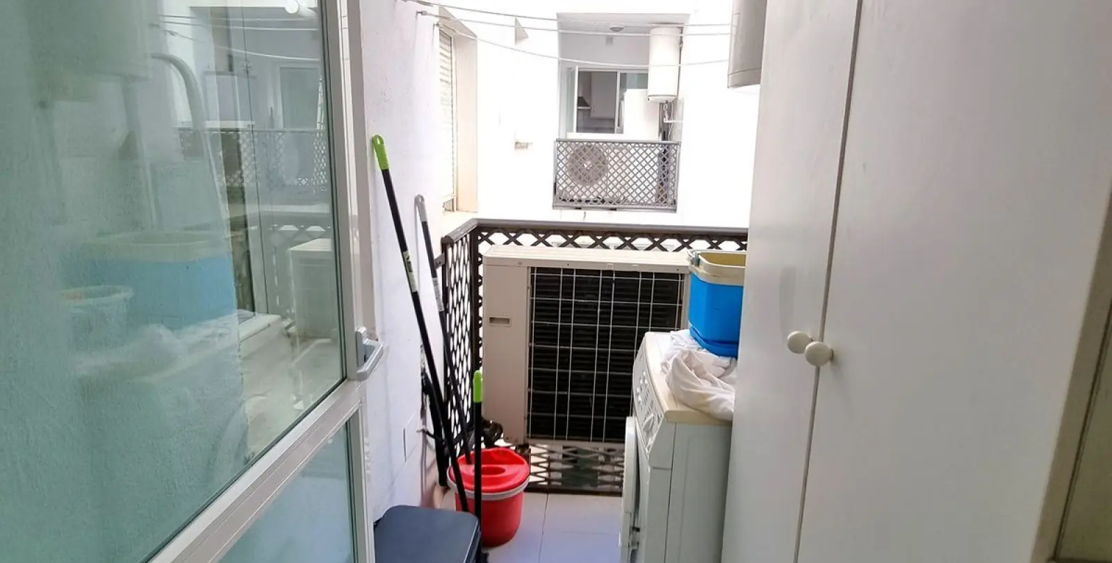 Sale of middle floor apartment in Puerto Banús 10