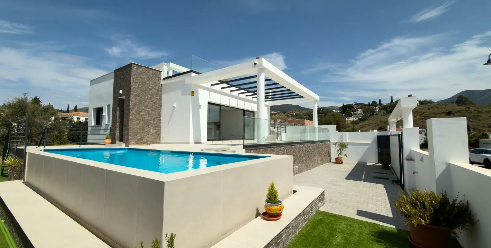Продажа  отдельно стоящей виллы в Mijas 1