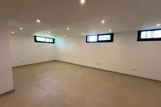 Image 7 thumb