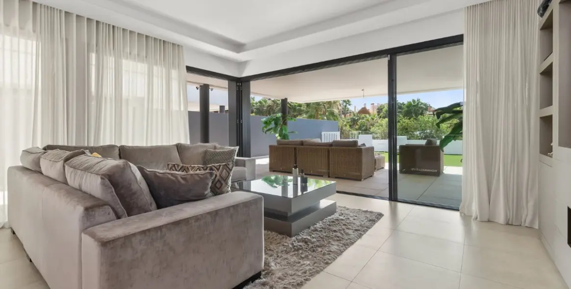 Venta de apartamento en planta baja en Estepona 14