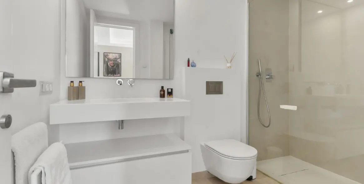 Venta de apartamento en planta baja en Estepona 30