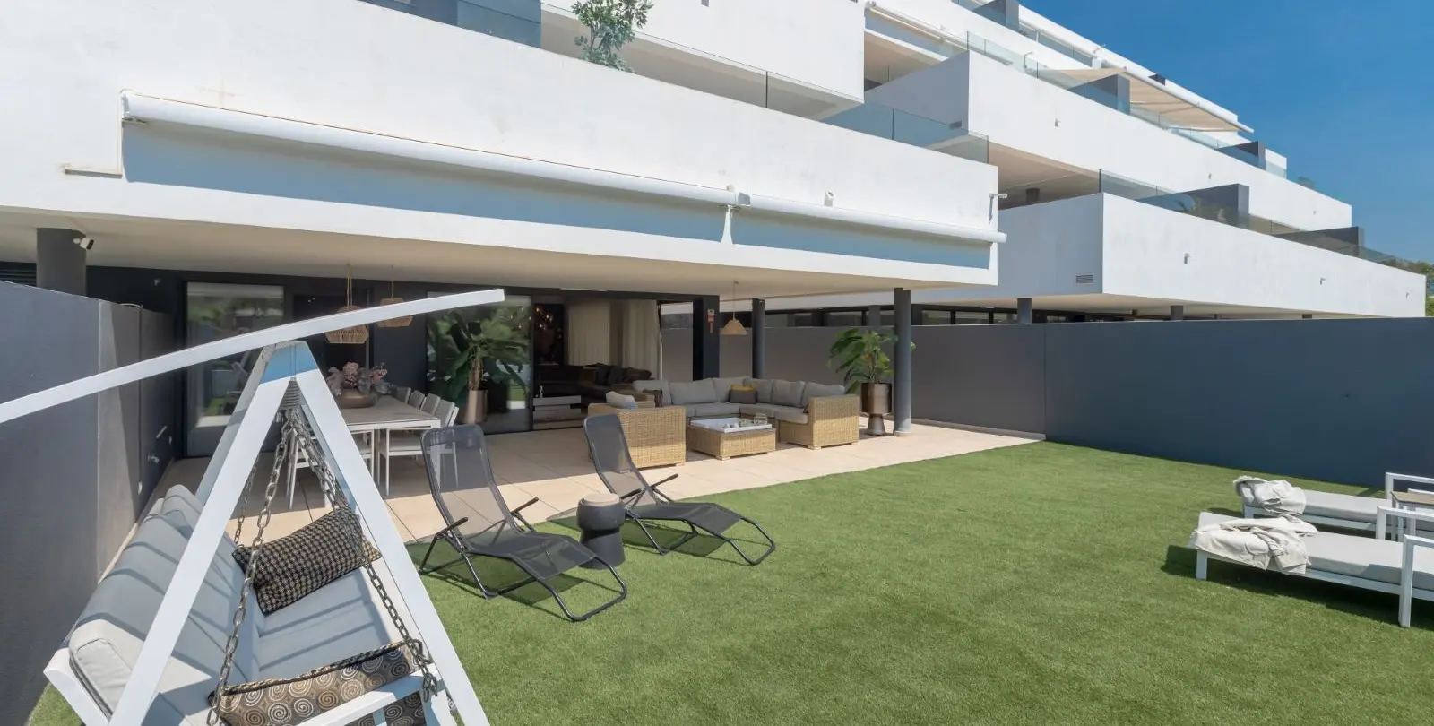 Sale of ground floor apartment in Estepona 9