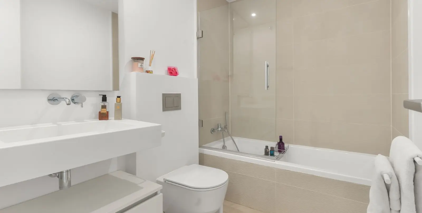 Sale of ground floor apartment in Estepona 25