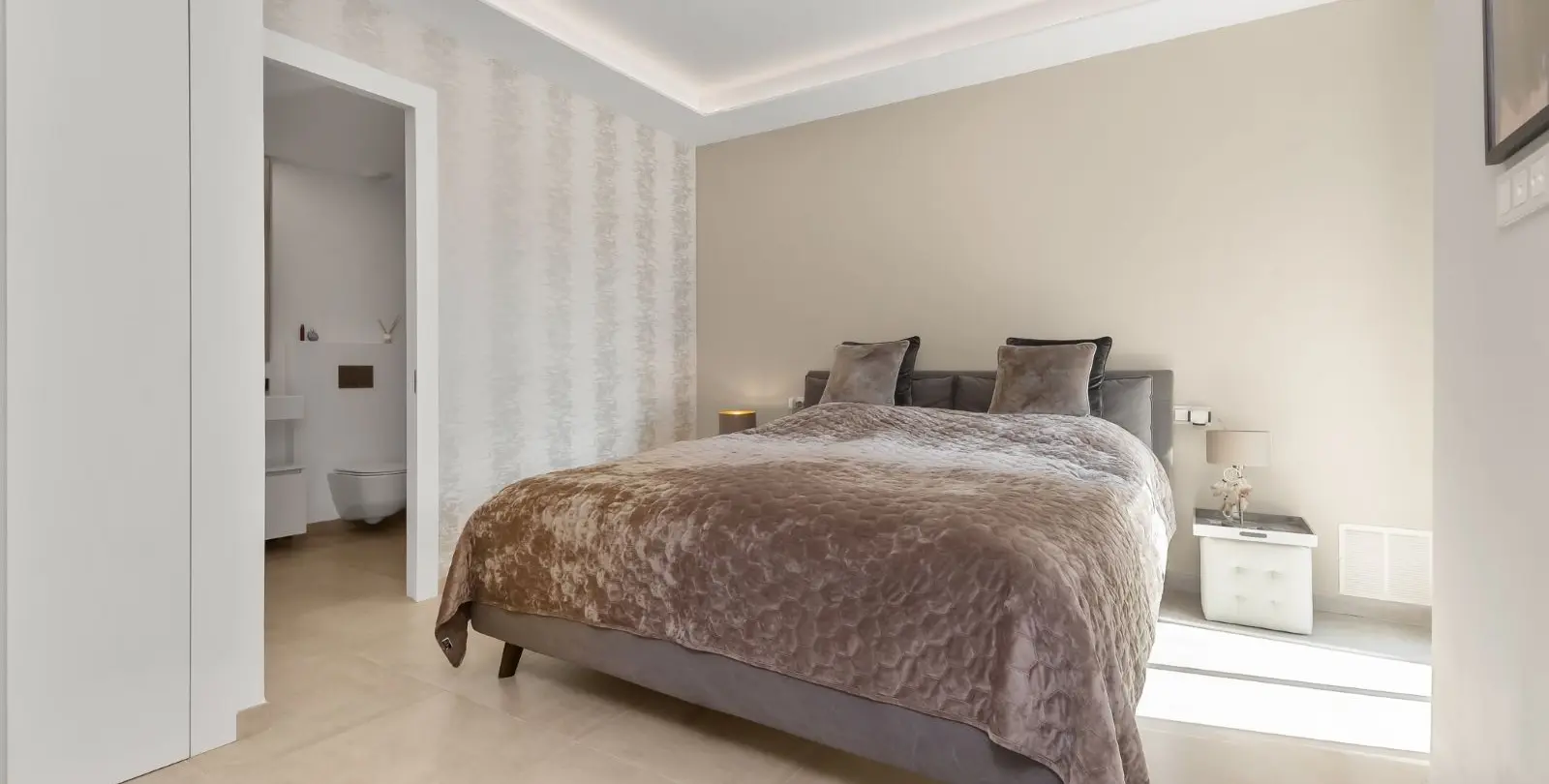 Sale of ground floor apartment in Estepona 28