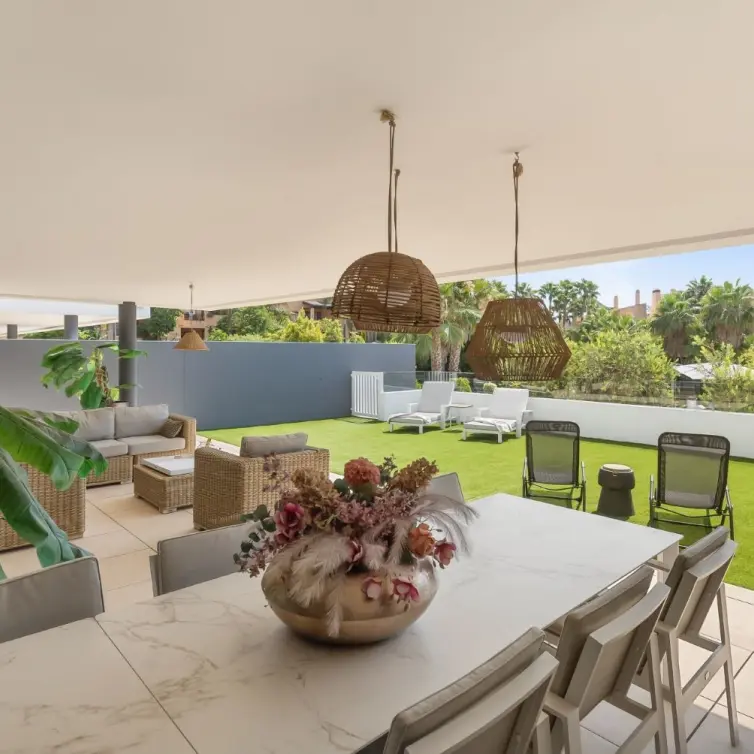 Venta de apartamento en planta baja en Estepona