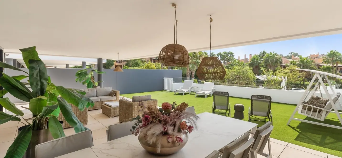 Venta de apartamento en planta baja en Estepona 0