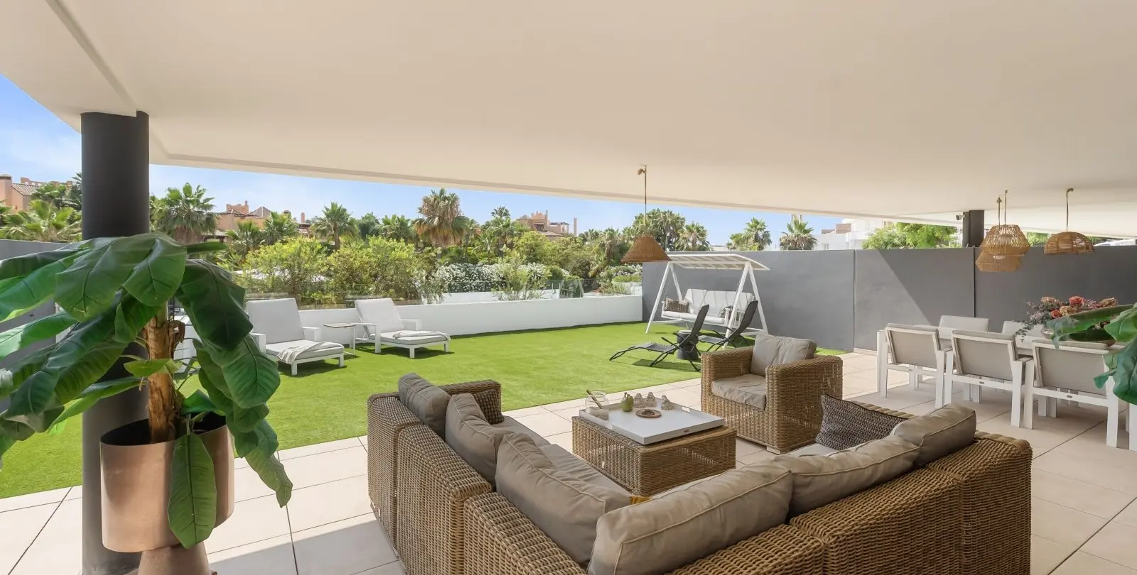 Venta de apartamento en planta baja en Estepona 10