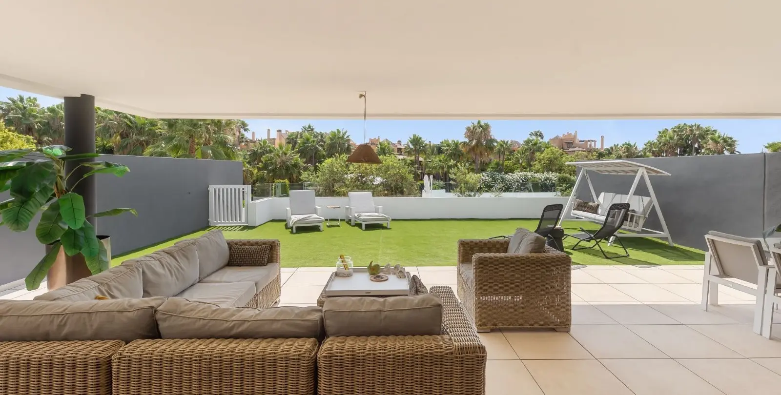 Venta de apartamento en planta baja en Estepona 11