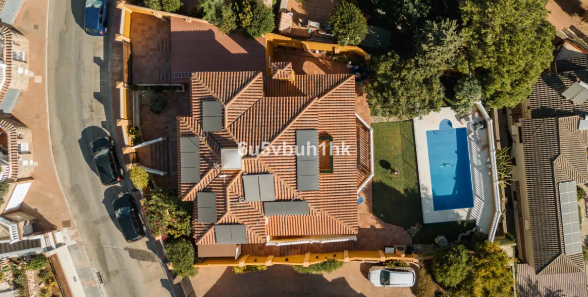 Venta de villa independiente en El Coto 3