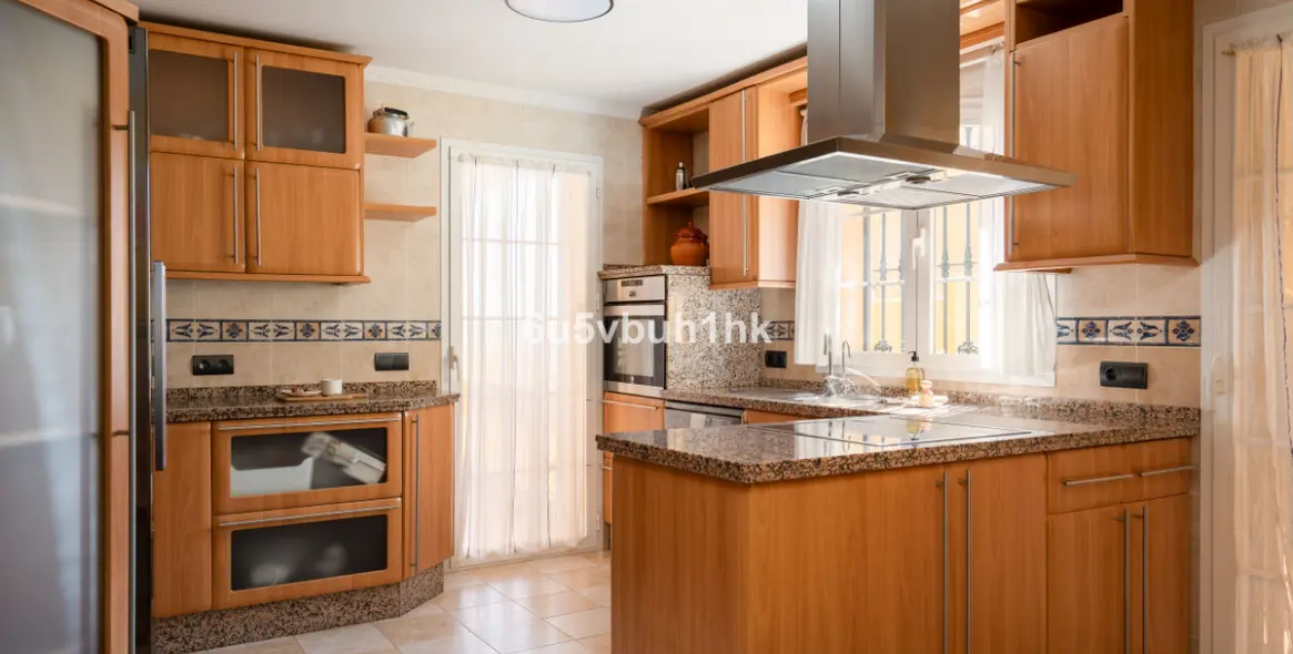 Venta de villa independiente en El Coto 10