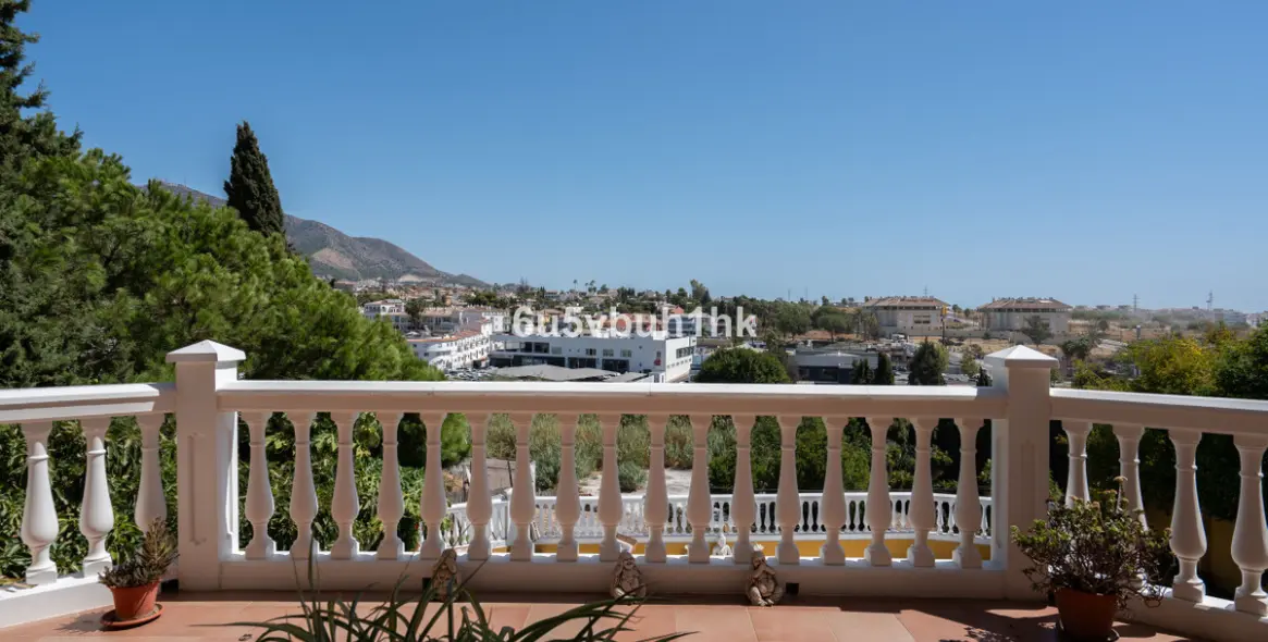 Venta de villa independiente en El Coto 18