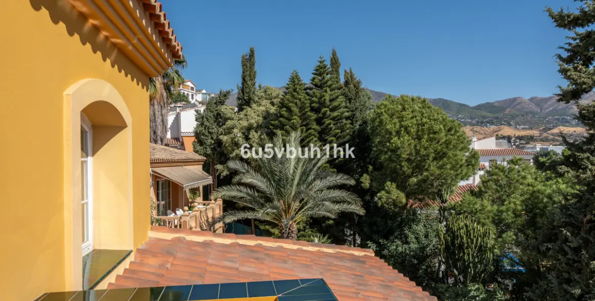 Venta de villa independiente en El Coto 23