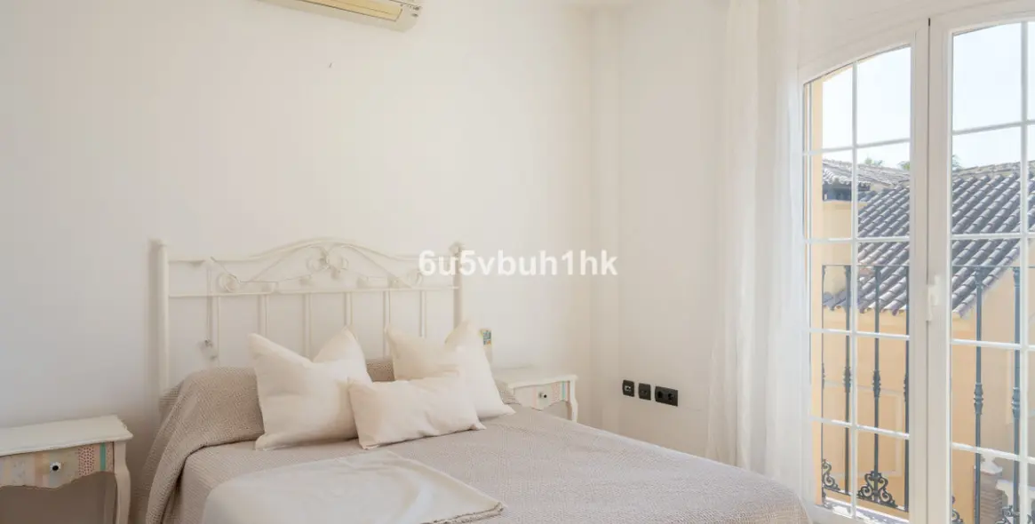 Venta de villa independiente en El Coto 29