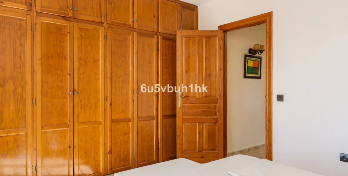 Venta de villa independiente en El Coto 30