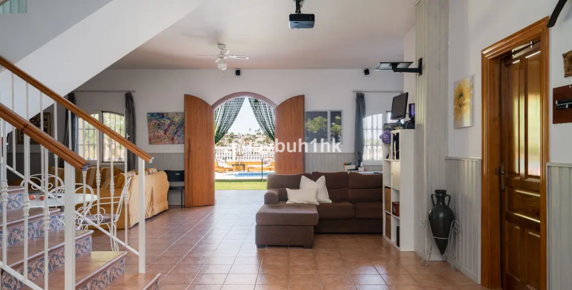Venta de villa independiente en El Coto 37