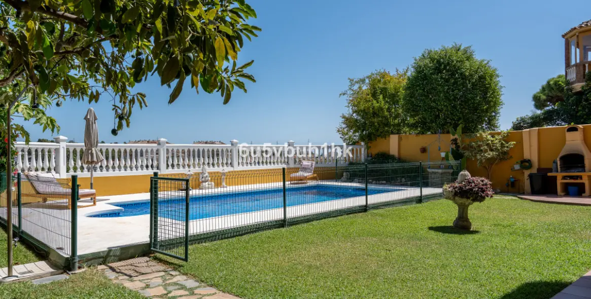 Venta de villa independiente en El Coto 51