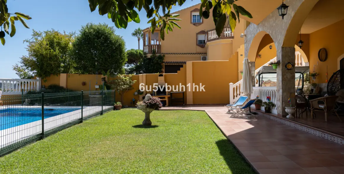 Venta de villa independiente en El Coto 53