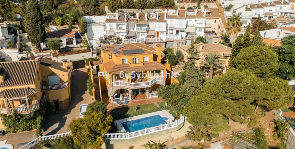 Venta de villa independiente en El Coto 57