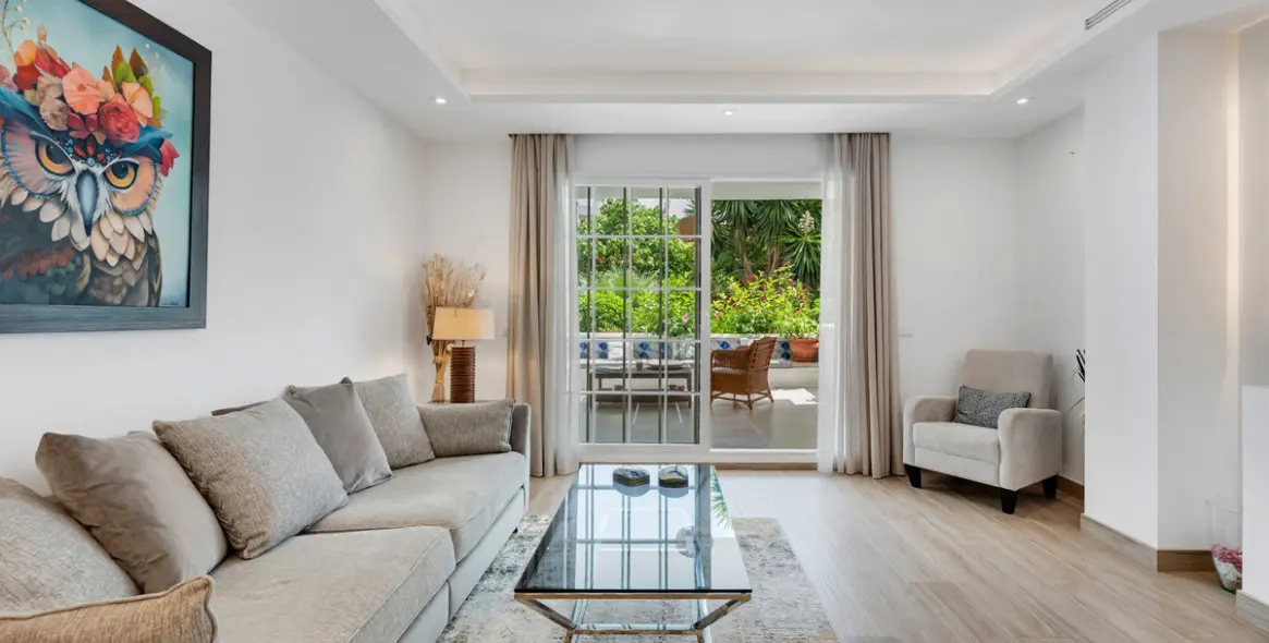 Venta de apartamento en planta baja en The Golden Mile 7