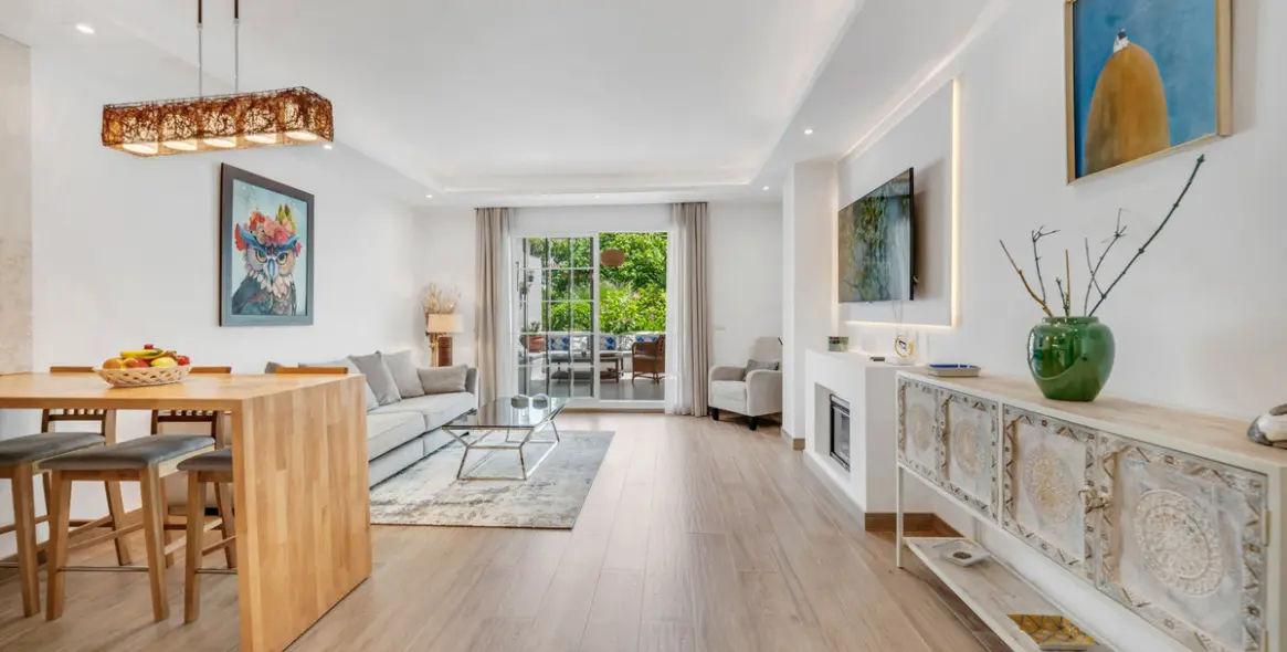 Venta de apartamento en planta baja en The Golden Mile 8