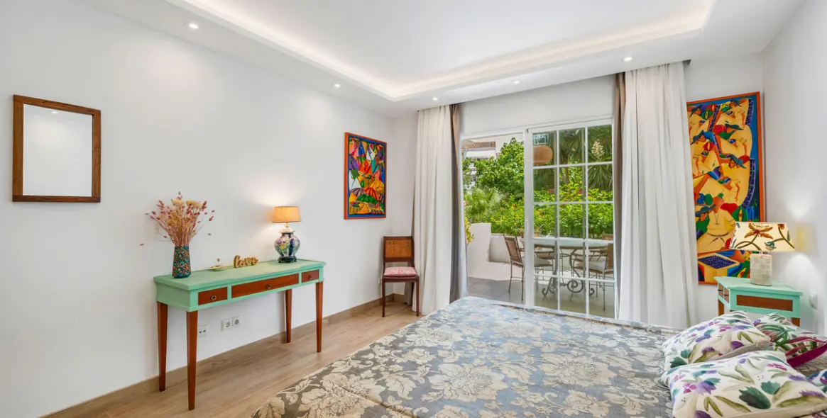 Venta de apartamento en planta baja en The Golden Mile 18
