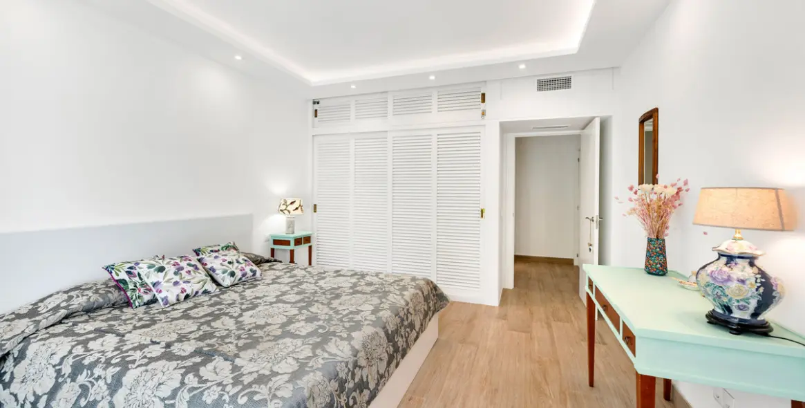 Venta de apartamento en planta baja en The Golden Mile 19