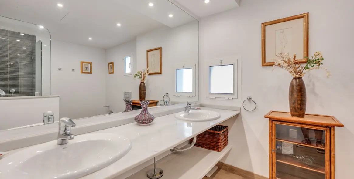 Venta de apartamento en planta baja en The Golden Mile 23
