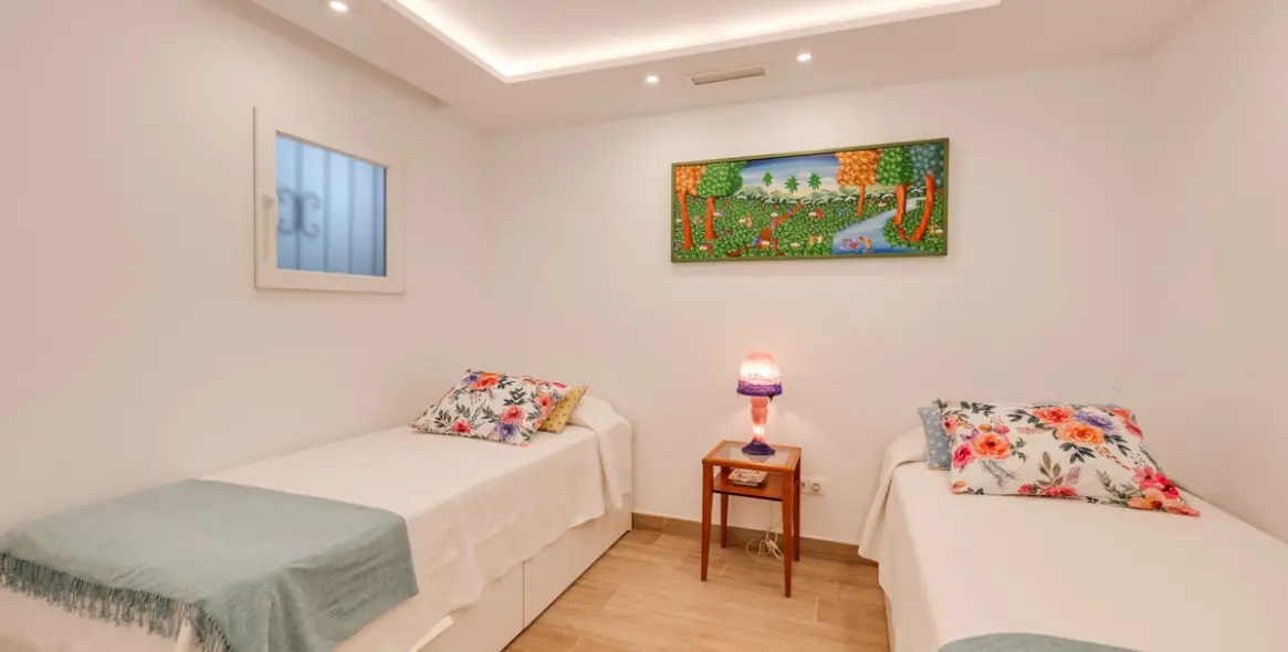 Venta de apartamento en planta baja en The Golden Mile 25