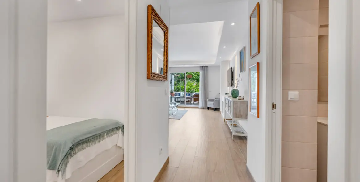 Venta de apartamento en planta baja en The Golden Mile 29