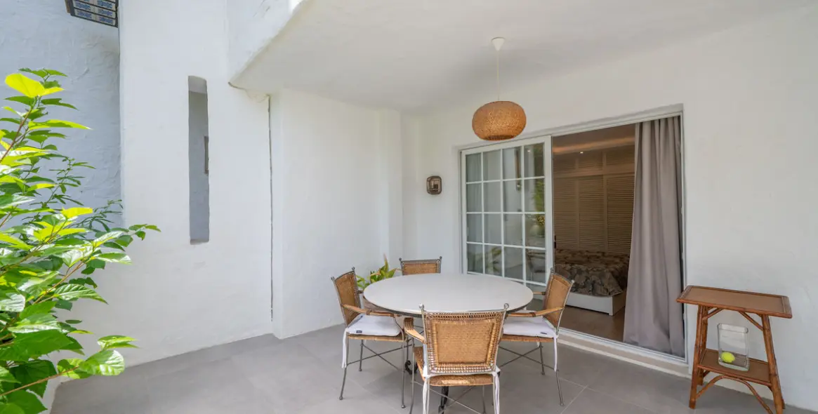 Venta de apartamento en planta baja en The Golden Mile 31