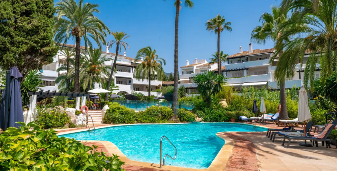 Venta de apartamento en planta baja en The Golden Mile 37