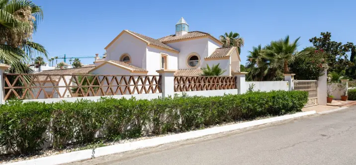 Venta de villa independiente en El Paraiso 0
