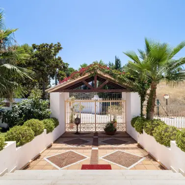 Venta de villa independiente en El Paraiso