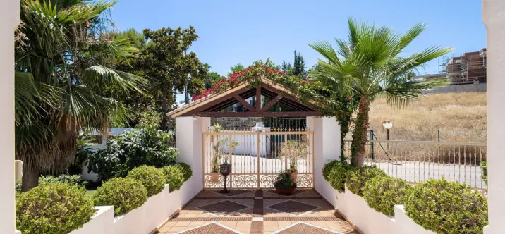 Venta de villa independiente en El Paraiso 4