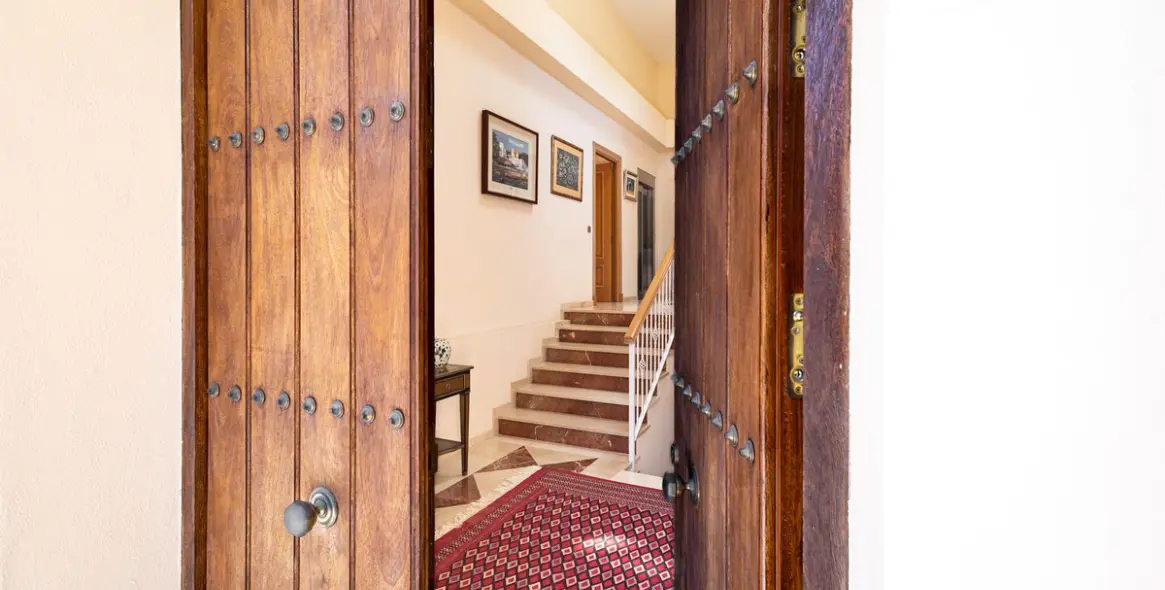 Venta de villa independiente en El Paraiso 9